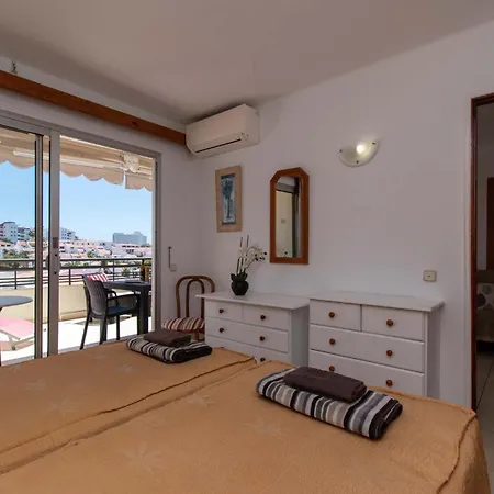Santa Maria 30 - One Bed With Pool And Sea View Апартаменты