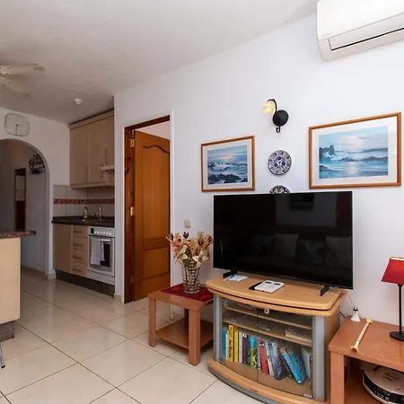 Santa Maria 30 - One Bed With Pool And Sea View דירה אדחה