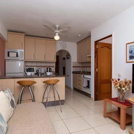 Santa Maria 30 - One Bed With Pool And Sea View דירה אדחה
